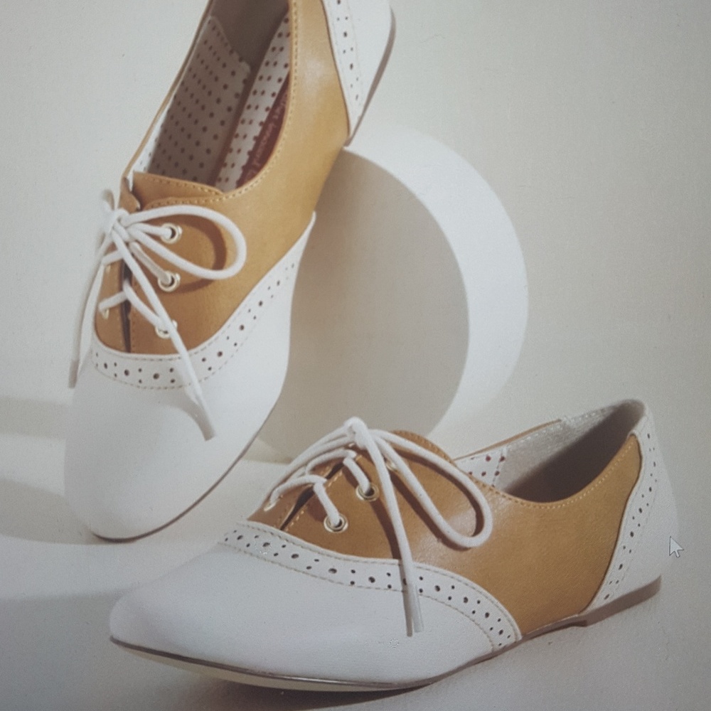 B.a.i.t footwear city flat